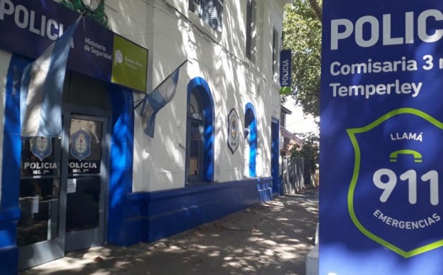 Lee más sobre el artículo Temperley: Tres policías irán a juicio oral por «vejaciones» a detenidos