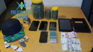 Lee más sobre el artículo Detienen en Lanús a dos hombres que transportaban frascos con flores de marihuana