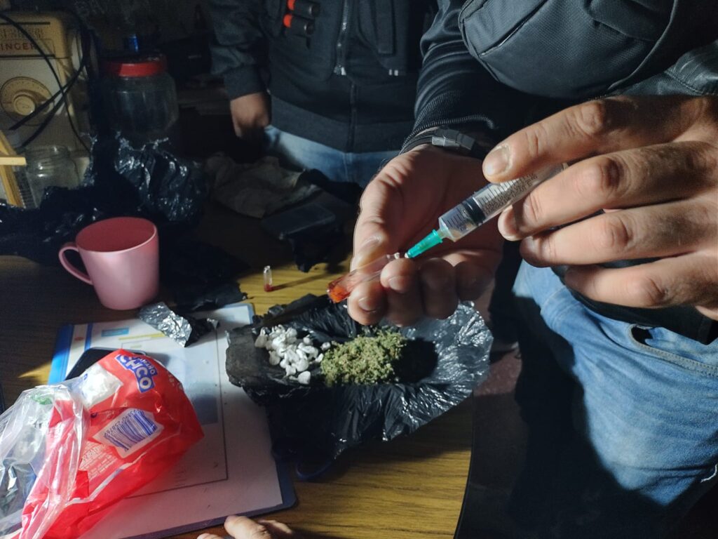 Lee más sobre el artículo Una madre y su hija fueron detenidas por vender drogas en Lanús