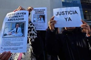 Lee más sobre el artículo El ginecólogo de Burzaco acusado de abuso cada vez más complicado, pero libre