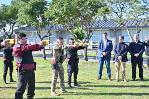Lee más sobre el artículo Efectivos de la Policía de la Ciudad portarán pistolas Taser a partir del 17 de julio