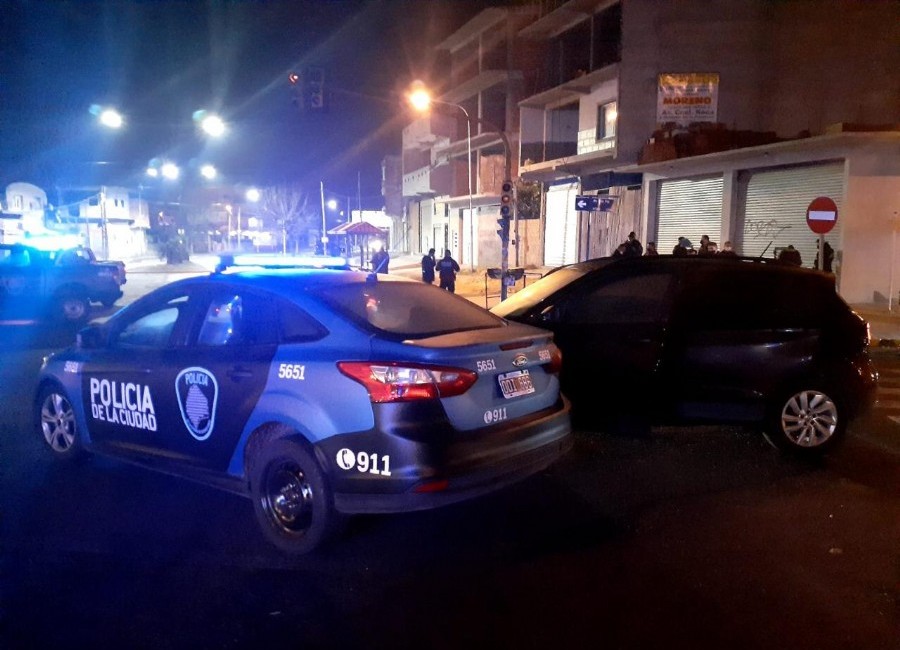En este momento estás viendo Robo y tiroteo en una casa de Villa Pueyrredón: un policía herido y dos detenidos