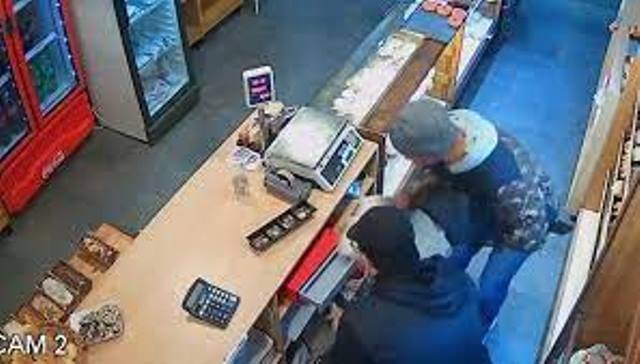 En este momento estás viendo El Palomar: Asaltaron una panadería con una escopeta y se llevaron hasta los budines