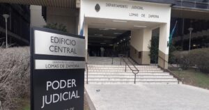 Lee más sobre el artículo El fiscal desistió de la acusación contra un médico de Lomas imputado por el abuso de sus hijos