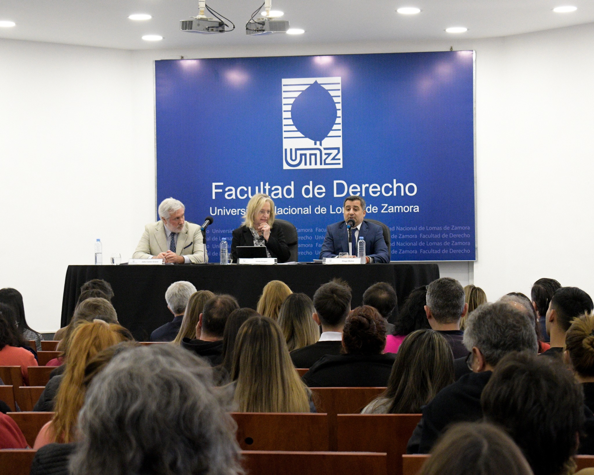 En este momento estás viendo Realizaron una jornada sobre el sistema acusatorio, en la Facultad de Derecho de Lomas