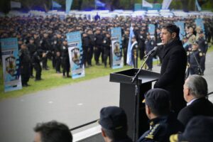Lee más sobre el artículo Kicillof entregó patrulleros y afirmó que «nunca se invirtió tanto en seguridad» como en su gestión