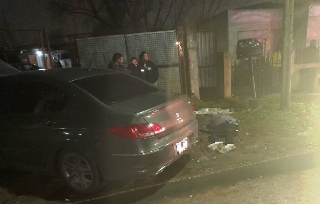 Lee más sobre el artículo Mujer policía mató a un ladrón que intentó robarle el auto en Lomas