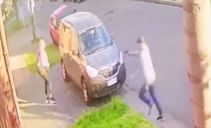 En este momento estás viendo Balean y le roban una mochila con 10.000 dólares a una mujer en Hurlingham