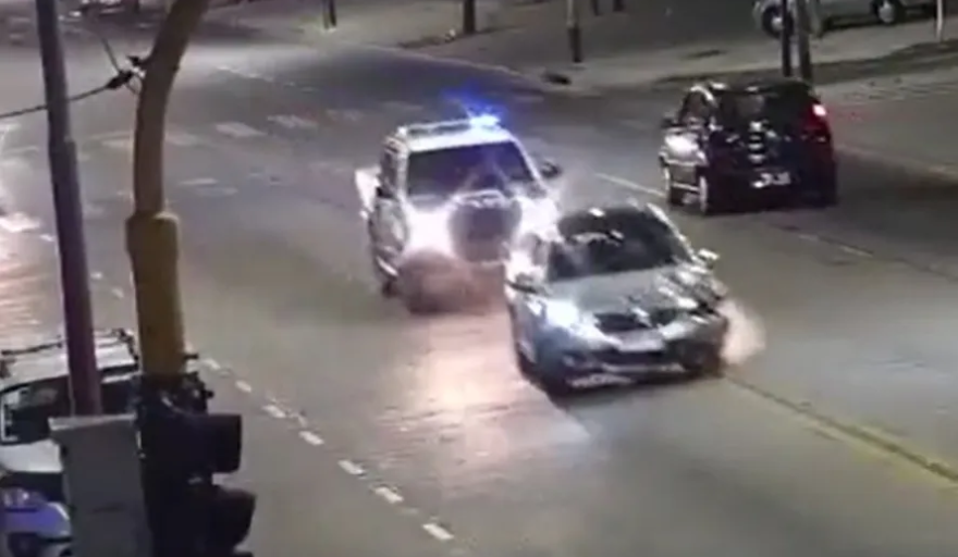 En este momento estás viendo Dos muertos y un detenido tras persecución policial y tiroteo en Avellaneda