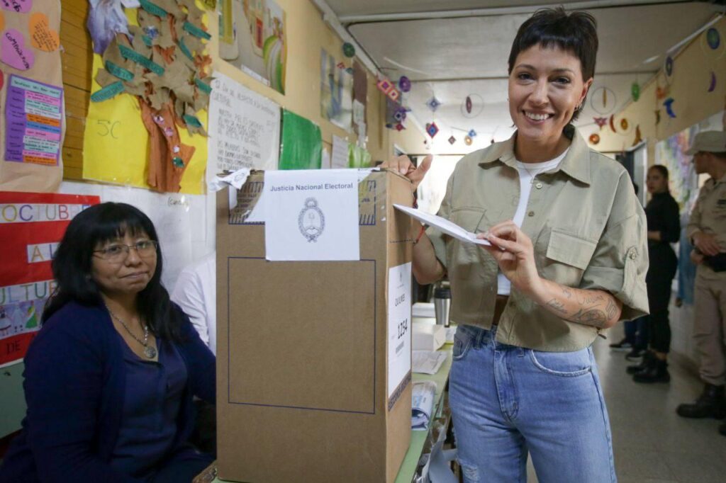 Lee más sobre el artículo Mayra Mendoza: «Que los quilmeño elijan con seriedad, responsabilidad, amor y memoria»