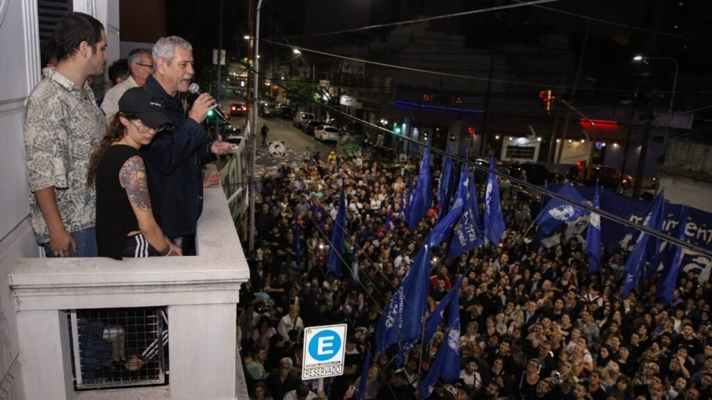 Lee más sobre el artículo En Avellaneda, Jorge Ferraresi arrasó en las urnas con el 56% de los votos