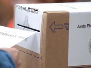 Lee más sobre el artículo Cerraron los comicios con el voto de al menos el 74 por ciento de los empadronados