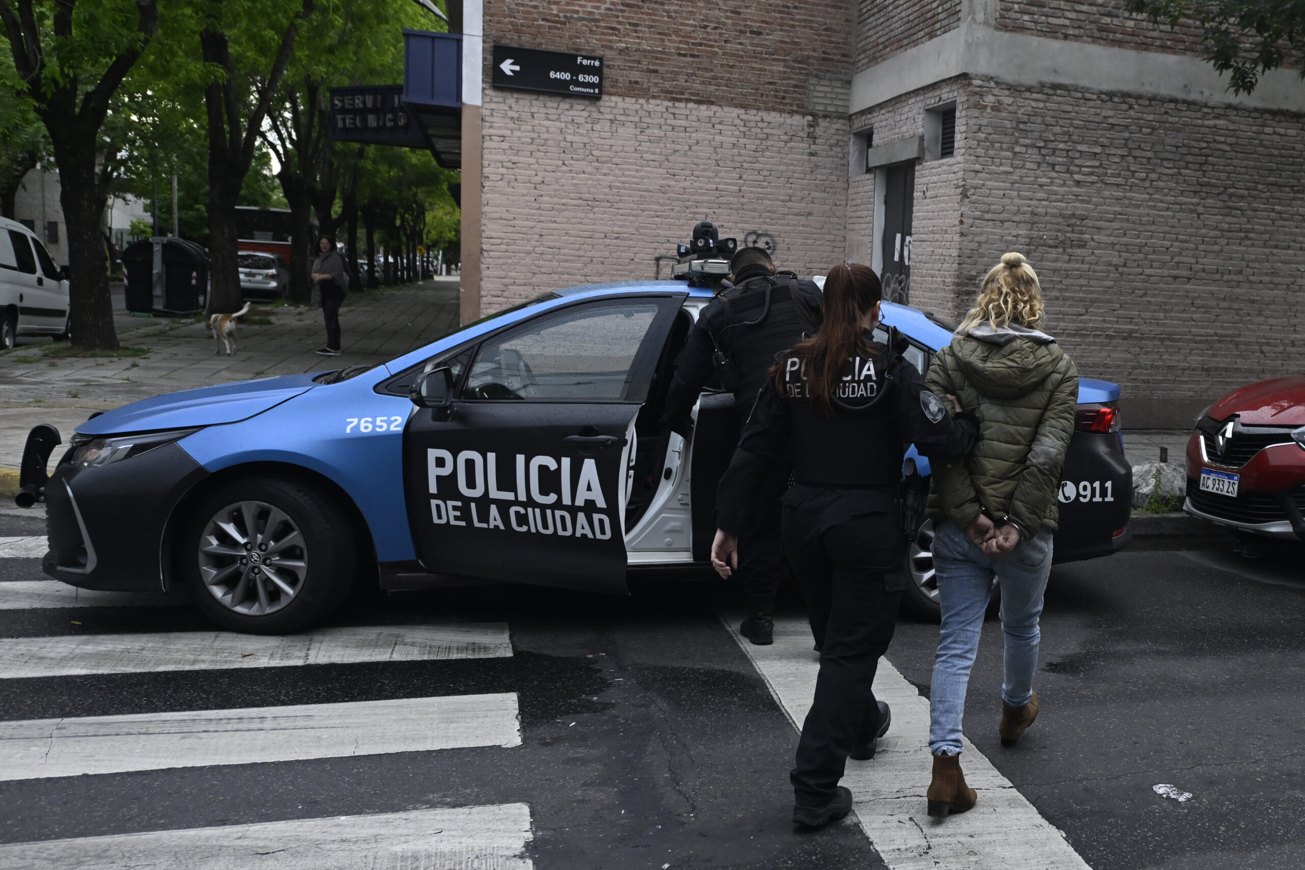 En este momento estás viendo Dos «Viudas Negras» fueron detenidas junto a un cómplice luego de robarle el auto a un hombre