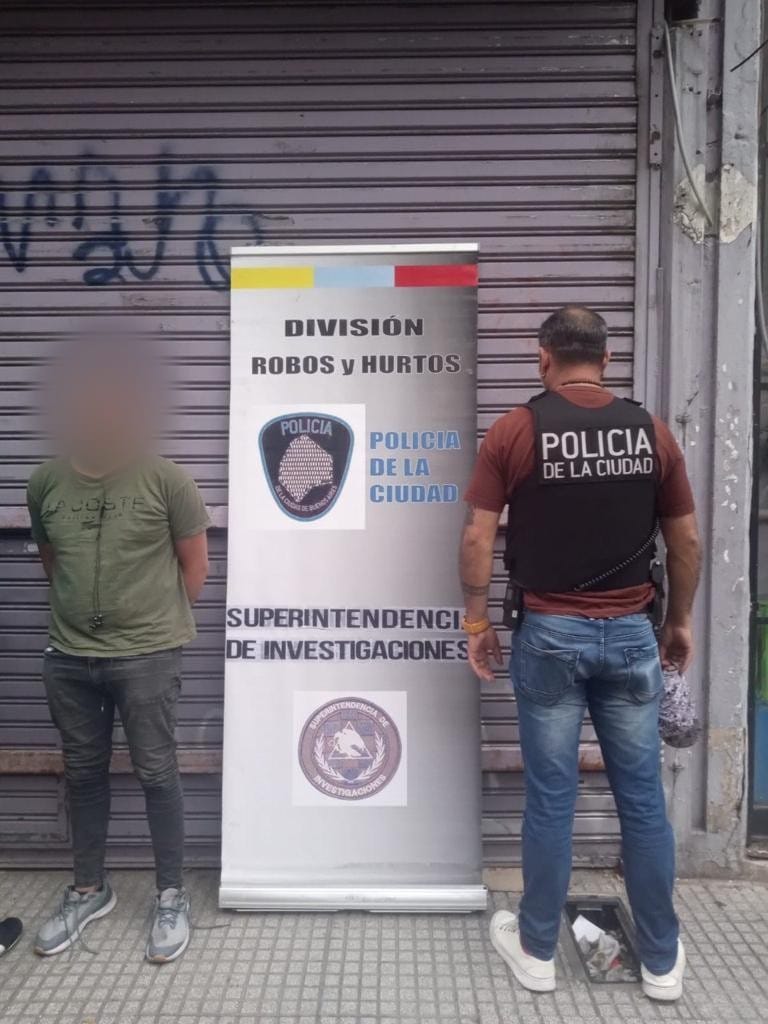 Lee más sobre el artículo Motochorro detenido tras arrebato en pleno centro porteño