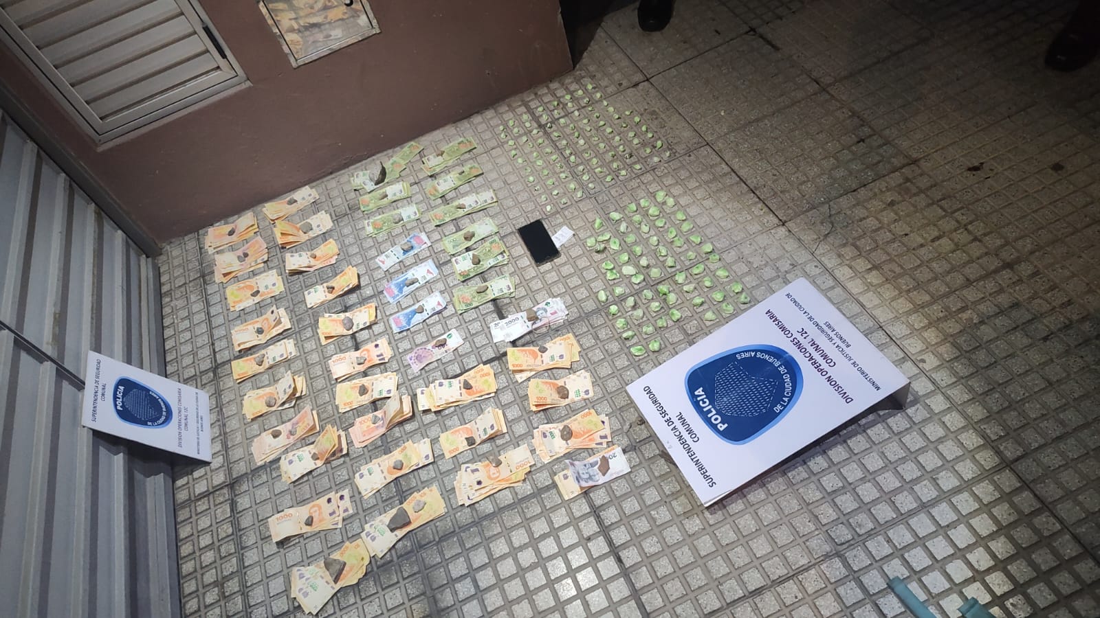 En este momento estás viendo Detienen en Villa Urquiza a narco delivery con 148 dosis de cocaína