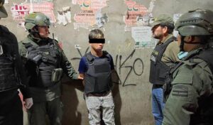 Lee más sobre el artículo Capturan a «Bad Bunny», presunto miembro de la banda narco de «Marcos» en el barrio 1-11-14