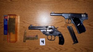 Lee más sobre el artículo Detienen a cuatro personas que alquilaban y vendían armas de fuego en Ciudad Oculta