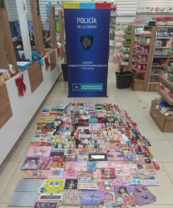 Lee más sobre el artículo Incautan juguetes y cosméticos con peligro de toxicidad por más de 32 millones de pesos en Once y Microcentro