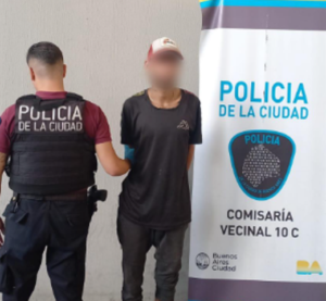 Lee más sobre el artículo Detienen a un joven por robar medidores de agua en el barrio porteño de Villa Luro