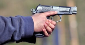 Lee más sobre el artículo ¿Cuándo un homicidio es en legítima defensa?