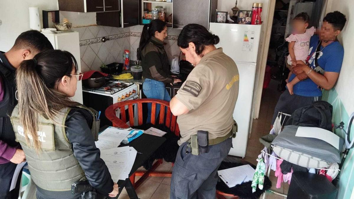 En este momento estás viendo Tras quince allanamientos, desbaratan banda que plantaba malwares para realizar estafas bancarias