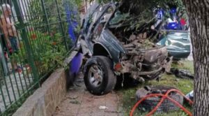 Lee más sobre el artículo Quilmes: Mueren tres delincuentes en un choque cuando intentaban fugarse tras robar una camioneta