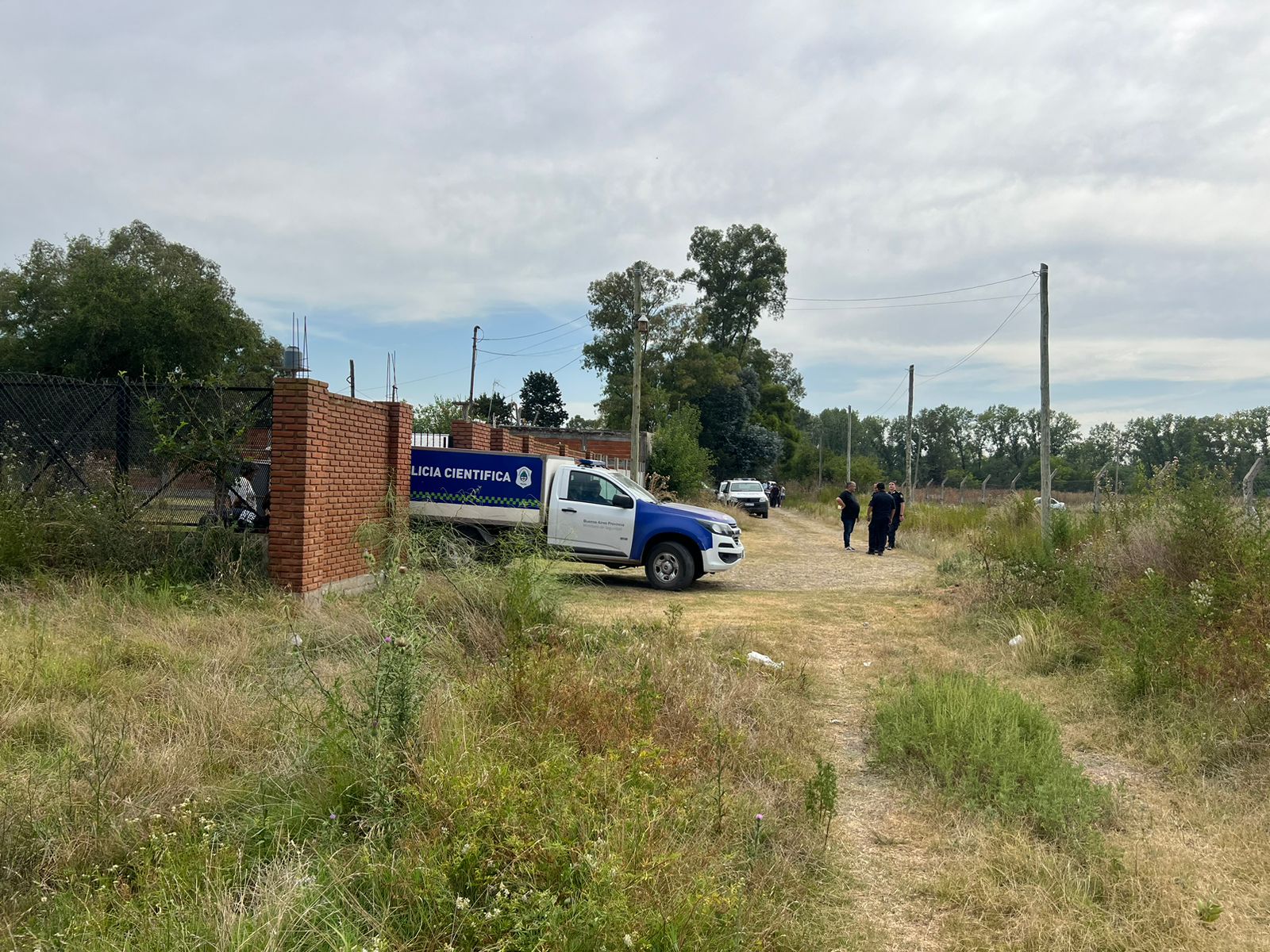 En este momento estás viendo Asesinan a un hombre para robarle la camioneta en la puerta de su casa de Pontevedra