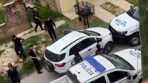 Lee más sobre el artículo Se negaron a declarar los 13 policías acusados de la muerte de un presunto ladrón en Isidro Casanova