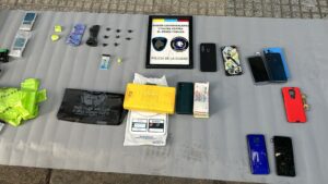 Lee más sobre el artículo Detienen un auto en un control y encuentran un kilo de cocaína y celulares robados