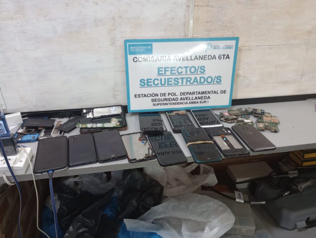 Lee más sobre el artículo Operativo contra la venta ilegal de tecnología en Avellaneda