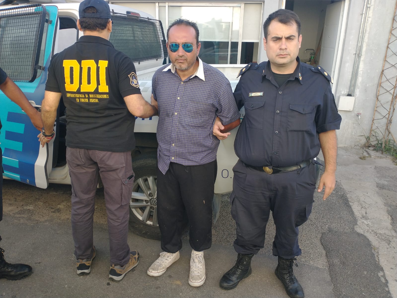 En este momento estás viendo Detienen en Garín al asesino de la katana: mató a su madre y su hermana en Tigre