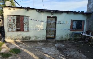 Lee más sobre el artículo Berisso: Asesinó a puñaladas a su pareja delante de su hija y luego intentó suicidarse