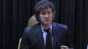 Lee más sobre el artículo Milei aseguró que el aborto “es un asesinato agravado por el vínculo”
