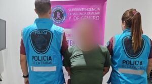 Lee más sobre el artículo Rescatan a una mujer postrada, encerrada durante un año por el esposo en Belgrano