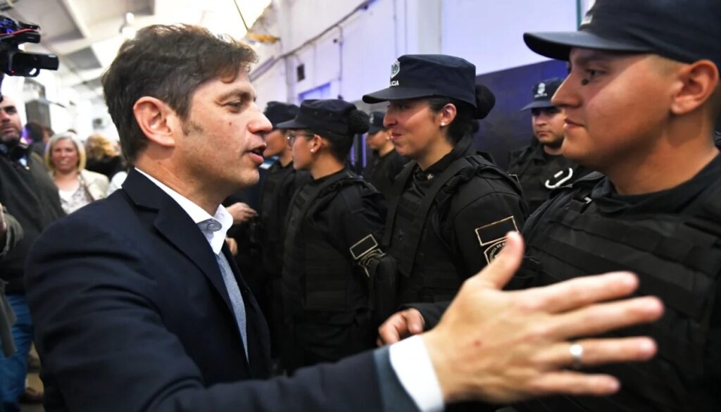 Lee más sobre el artículo Kicillof enviará policías a Santa Fe: “Se van a enojar si empiezan a matar inocentes en Buenos Aires»