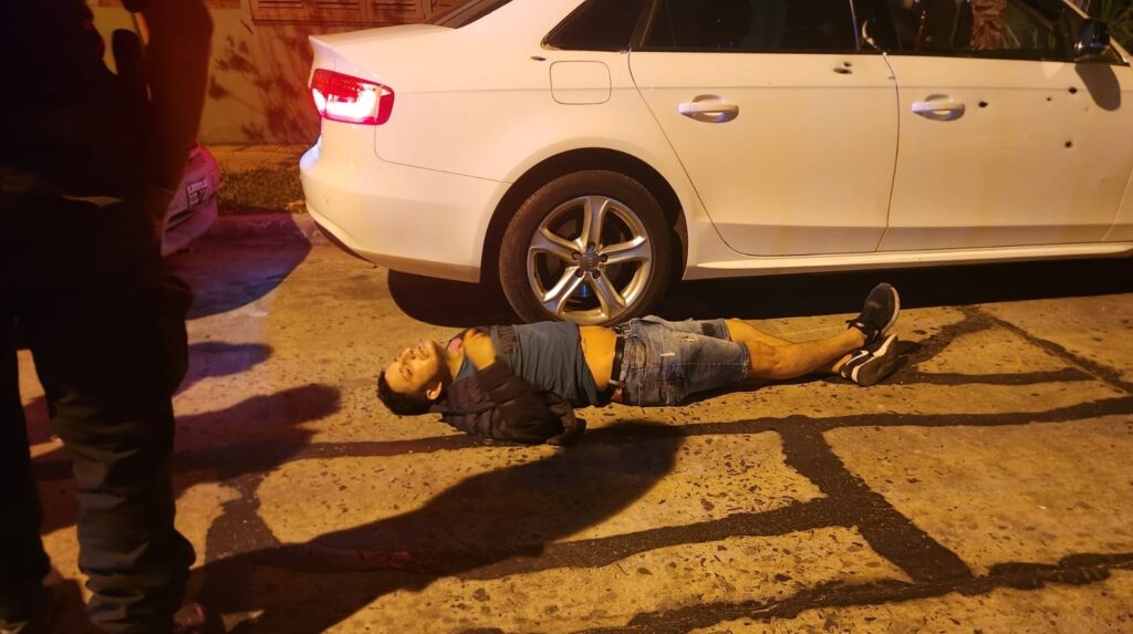 Lee más sobre el artículo Feroz tiroteo en Ramos Mejía: Dos policías heridos y un delincuente muerto
