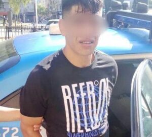 Lee más sobre el artículo Tenía más de 10 antecedentes: la Policía de la Ciudad lo detuvo tras robar a metros del Obelisco