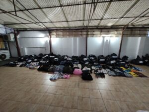 Lee más sobre el artículo Allanan un oulet en Quilmes y secuestran gran cantidad de ropa con marcas falsificadas