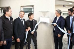 Lee más sobre el artículo Kicillof y Cascallares inauguraron un área antidrogas de la Policía en Claypole