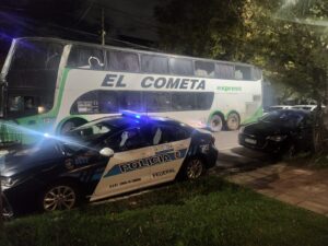 Lee más sobre el artículo Traían ropa trucha para miles de prendas truchas para vender en La Salada y terminaron detenidos