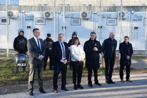 Lee más sobre el artículo CABA: Alojarán a detenidos en containers ante la falta de lugar en comisarías