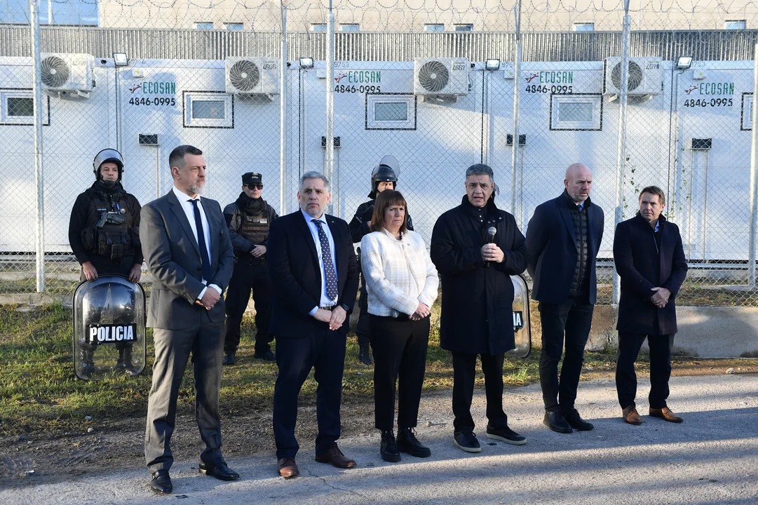 En este momento estás viendo CABA: Alojarán a detenidos en containers ante la falta de lugar en comisarías
