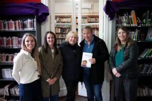 Lee más sobre el artículo Presentan un libro sobre derechos del niño en la Biblioteca Adrogué