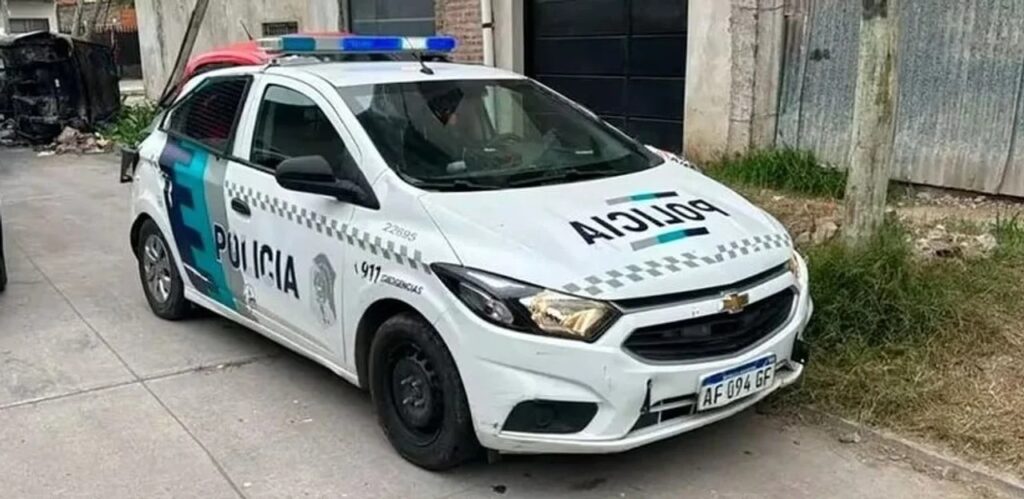 Lee más sobre el artículo Insólito: Un preso usó un patrullero para escaparse y está prófugo