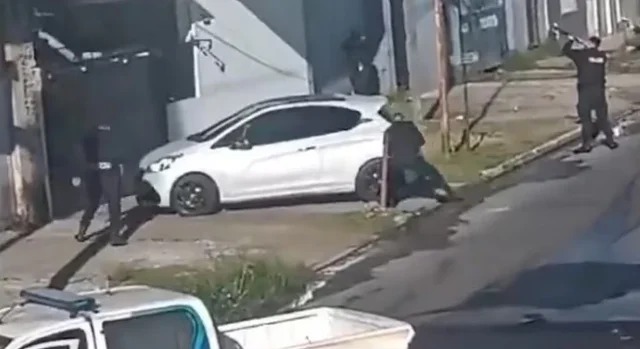En este momento estás viendo Lomas: Detienen a un barrabrava de Los Andes que se tiroteó con policías