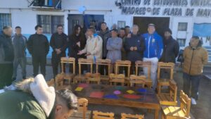 Lee más sobre el artículo En una cárcel de La Matanza construyeron mobiliario para una escuela de Misiones