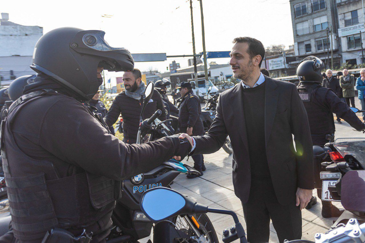 En este momento estás viendo Lanús Gobierno recibió 10 motos del Ministerio de Seguridad provincial