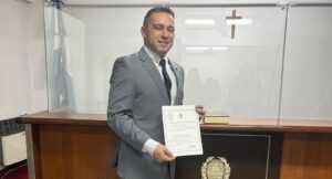 Lee más sobre el artículo Por primera vez, un graduado de la Universidad de La Matanza juró como juez