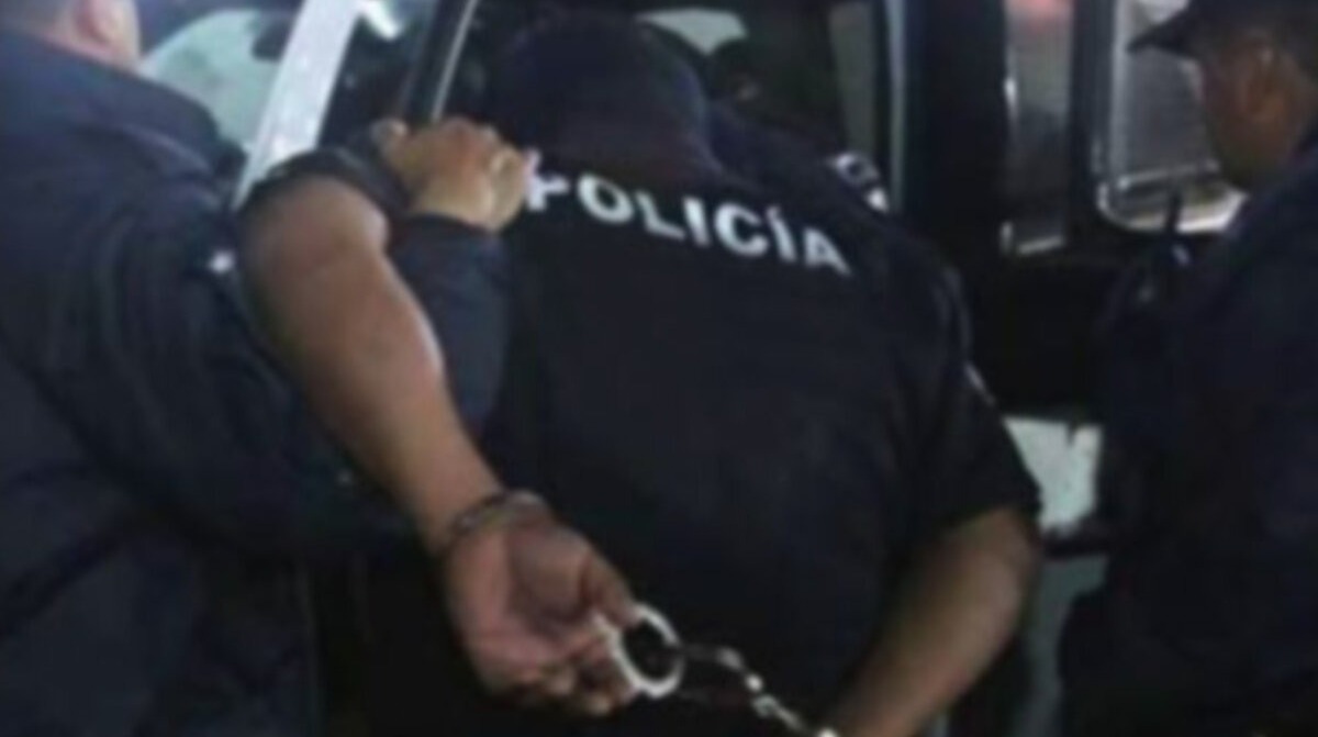 En este momento estás viendo Dos policías detenidos por asaltar una vivienda en Quilmes