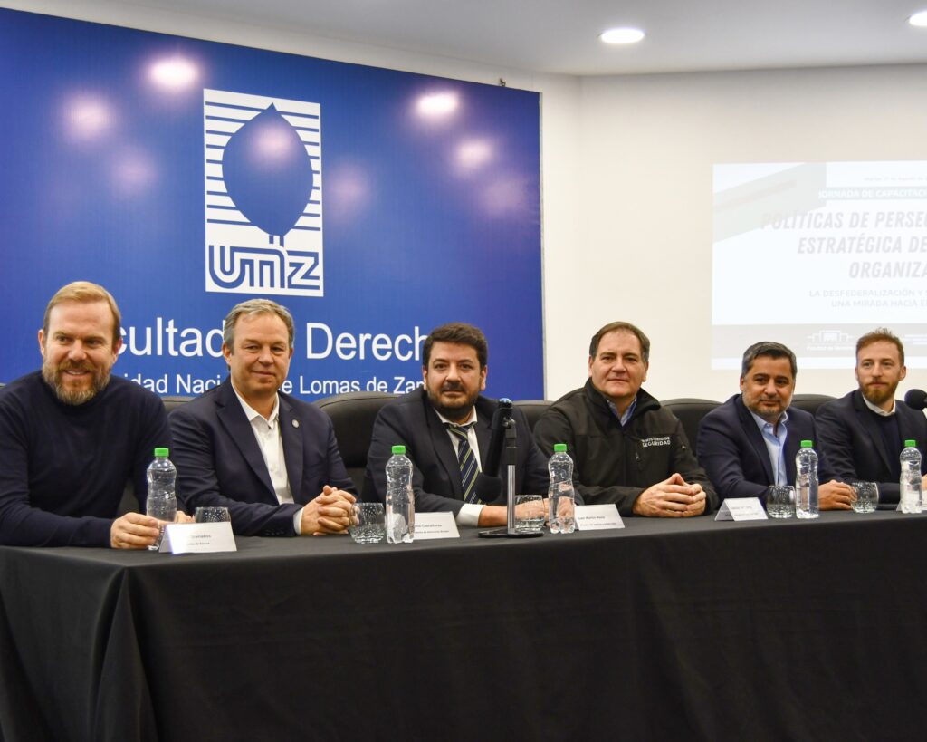 Lee más sobre el artículo Debatieron sobre Política Criminal en la Facultad de Derecho de Lomas